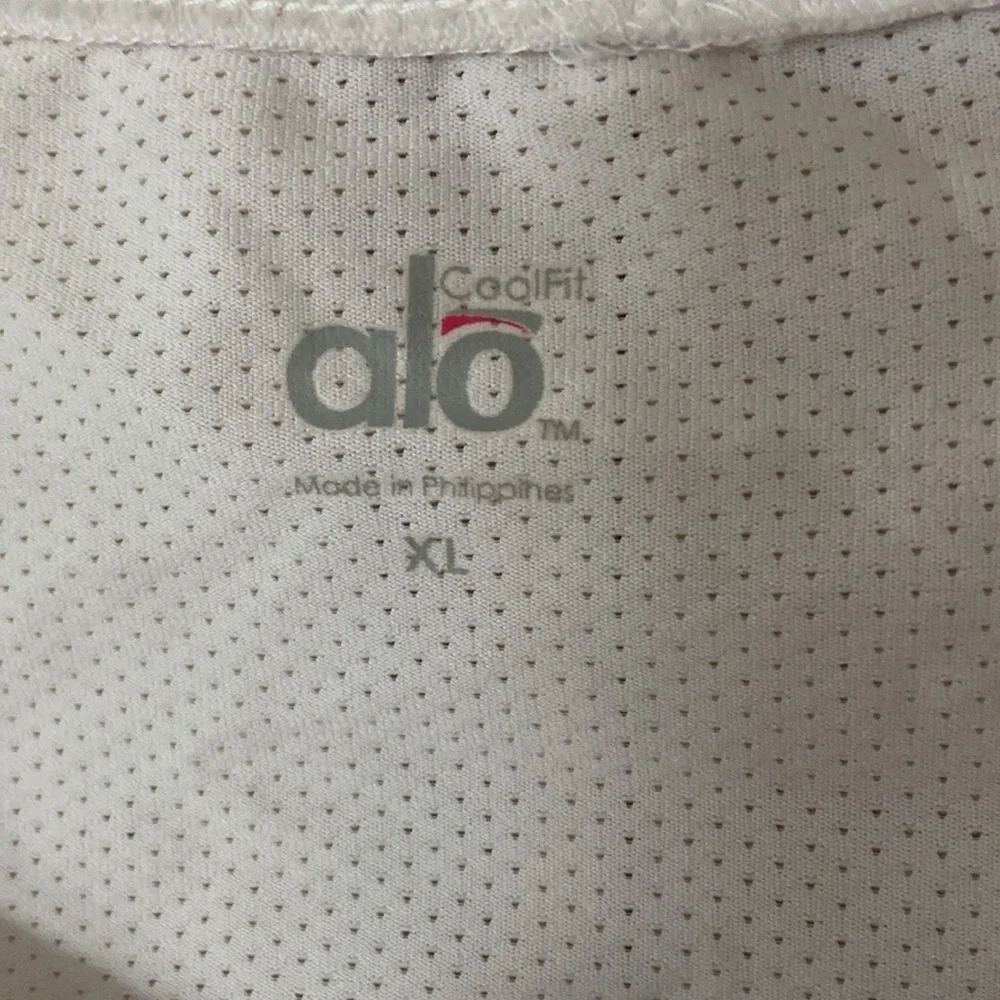 Alo Sport coolfit white tee size XL